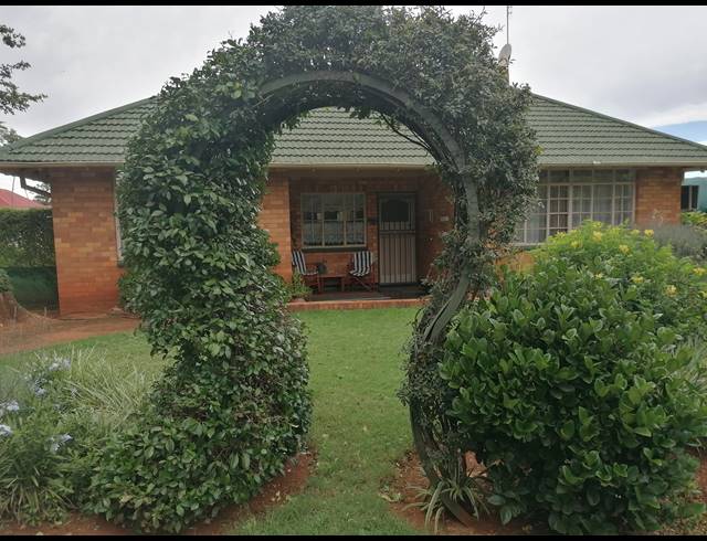 3 BEDROOM FREEHOLD SOLD IN STILFONTEIN EXT 1